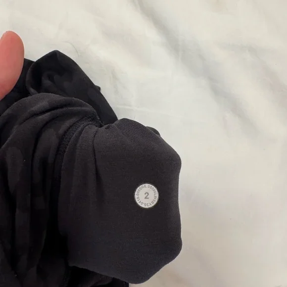 Lululemon black align leggings - Formation Camo Deep Coal Multi - 25” - SIZE 2 - Picture 4 of 6